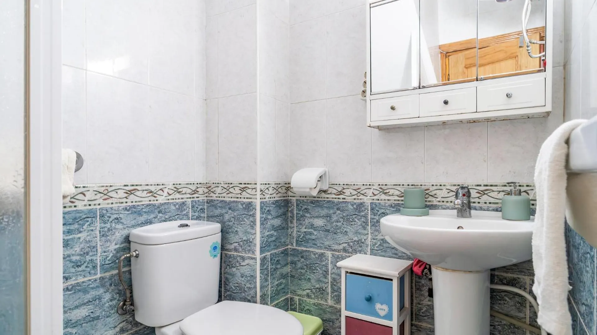 2 Bedroom Beautiful Apartment In Torre Del Mar 0*,