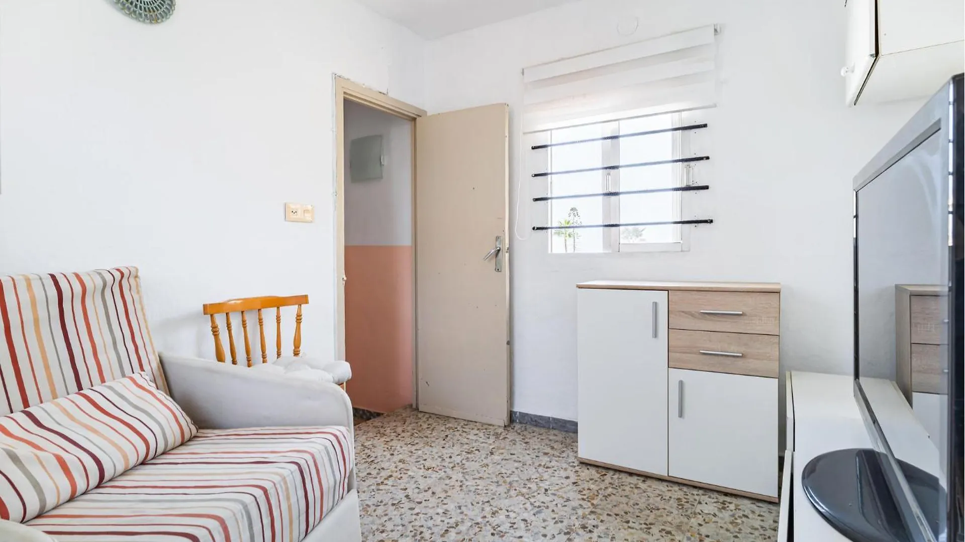 2 Bedroom Beautiful Apartment In Torre Del Mar