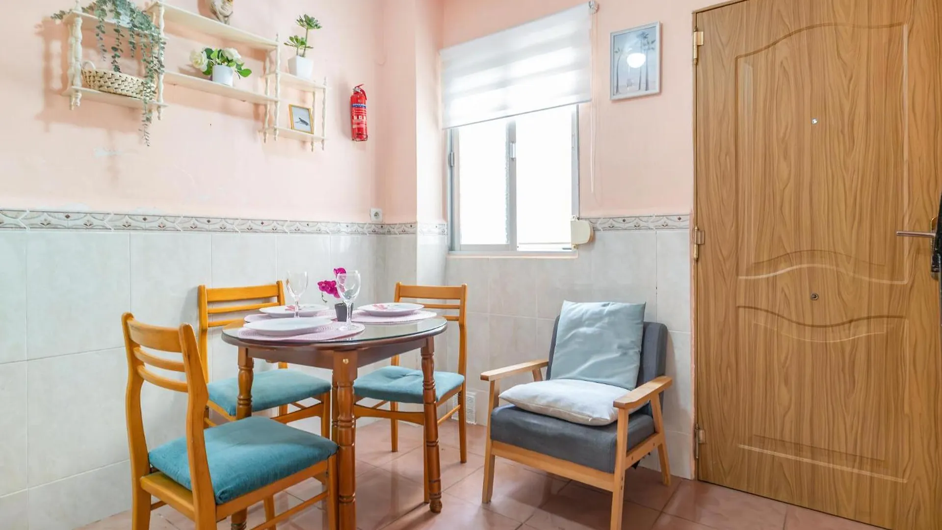 2 Bedroom Beautiful Apartment In Torre Del Mar