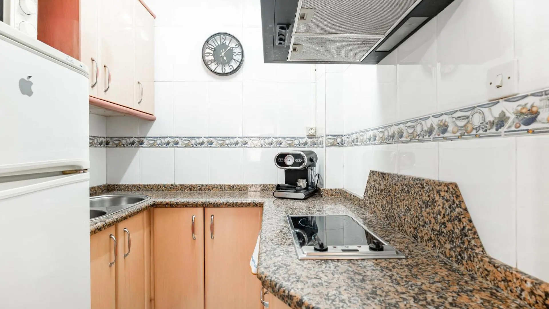 2 Bedroom Beautiful Apartment In Torre Del Mar Hiszpania